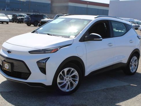 Used 2023 Chevrolet Bolt EUV LT FWD image 11