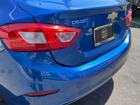 Used 2017 Chevrolet Cruze LT w/ Convenience Package FWD image 30