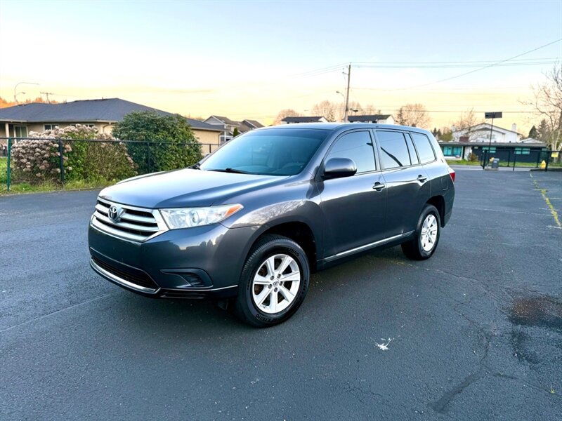 Used 2013 Toyota Highlander 4WD w/ Cold Weather Pkg image 1