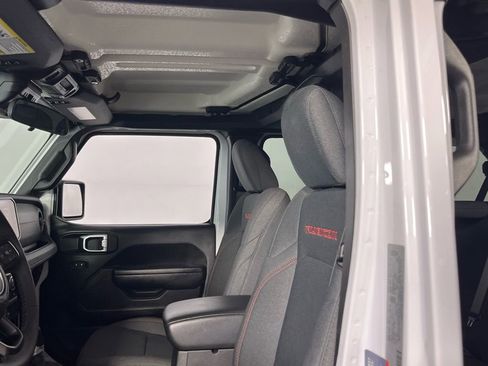 Used 2025 Jeep Wrangler Unlimited Rubicon image 24