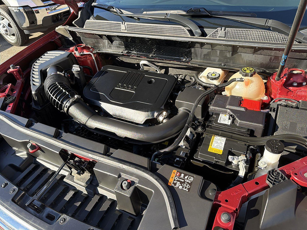 Used 2023 GMC Acadia SLE FWD image 28