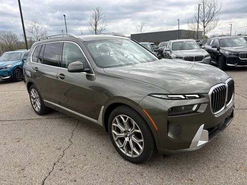 Used 2026 BMW X7 xDrive40i w/ Premium Package AWD/4WD image 3