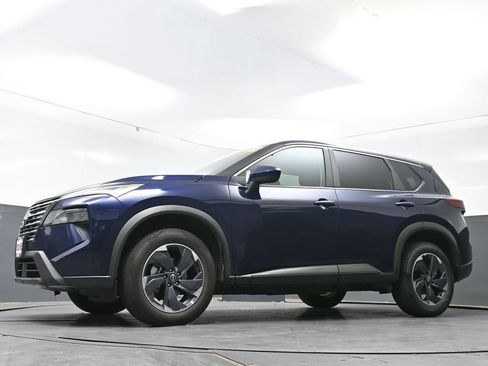 Used 2025 Nissan Rogue SV FWD image 43