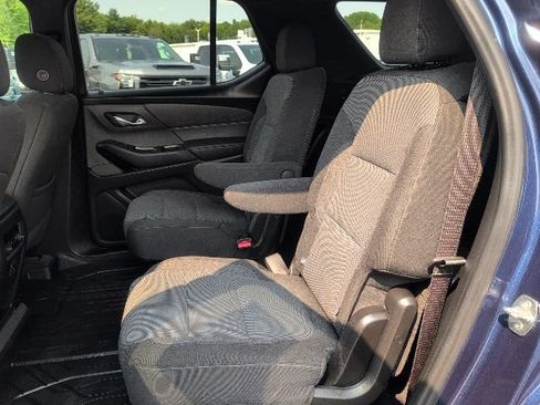 Used 2022 Chevrolet Traverse LT FWD image 35