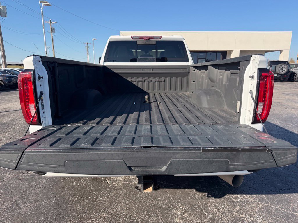 Used 2022 GMC Sierra 3500 Denali w/ Denali Ultimate Package AWD/4WD image 18