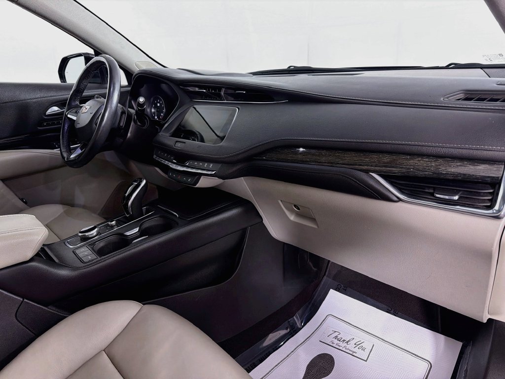 Used 2020 Cadillac XT4 Premium Luxury w/ Sun And Sound Package AWD/4WD image 31