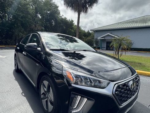 Used 2020 Hyundai Ioniq Limited image 2