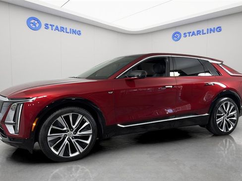 Used 2024 Cadillac Lyriq Luxury w/ LPO, Floor Liner Package image 2