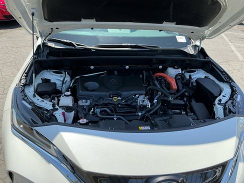 Used 2021 Toyota Venza XLE w/ Softex Package AWD/4WD image 18