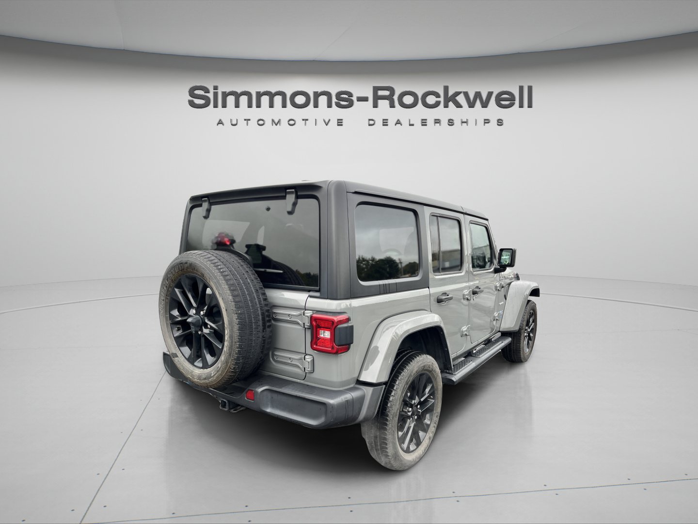 Used 2023 Jeep Wrangler Unlimited Sahara AWD/4WD image 7