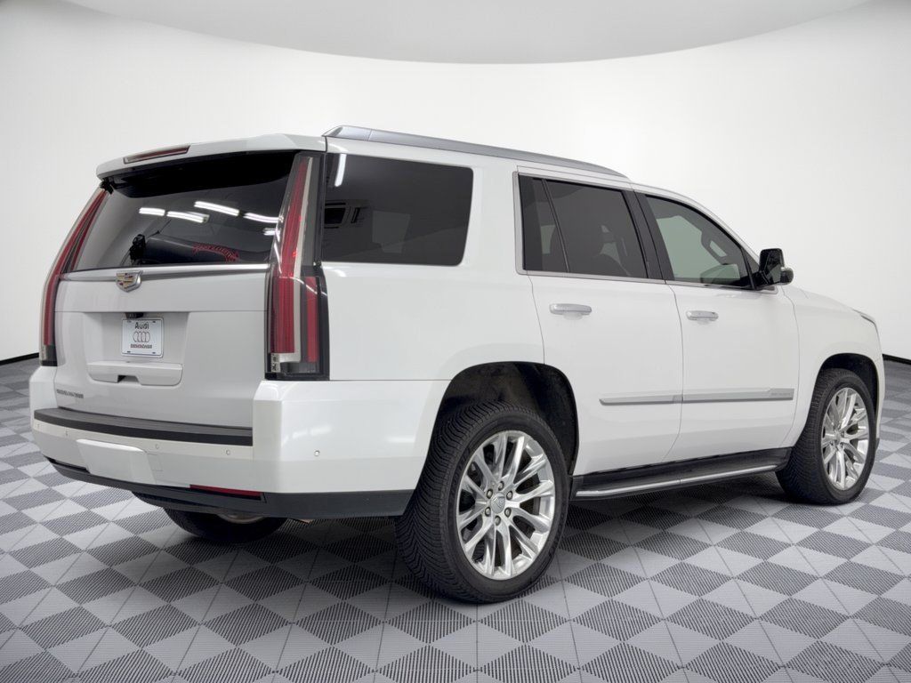 Used 2018 Cadillac Escalade Luxury AWD/4WD image 9