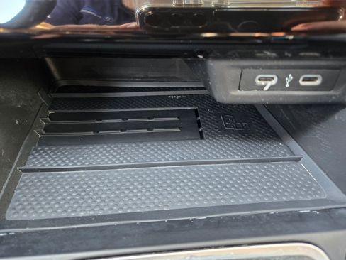 Used 2025 Volkswagen Jetta SE image 32