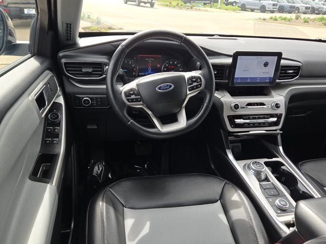Used 2024 Ford Explorer XLT w/ Equipment Group 202A AWD/4WD image 19