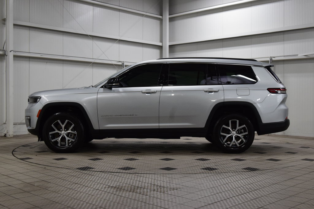 Used 2025 Jeep Grand Cherokee L Limited AWD/4WD image 4