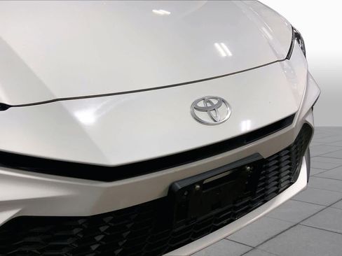 Used 2025 Toyota Camry SE FWD image 30