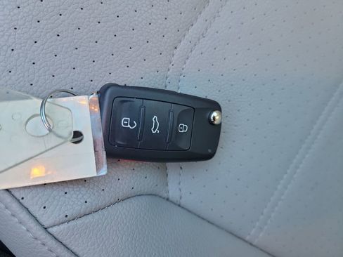 Used 2019 Volkswagen Passat 2.0T Wolfsburg w/ Wheels & Sunroof Package image 35