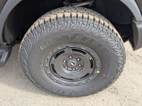 New 2025 Ford Bronco Outer Banks w/ Sasquatch Package AWD/4WD image 11