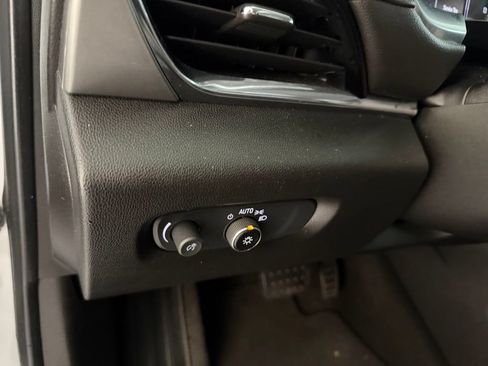 Used 2020 Chevrolet Traverse LS FWD image 13