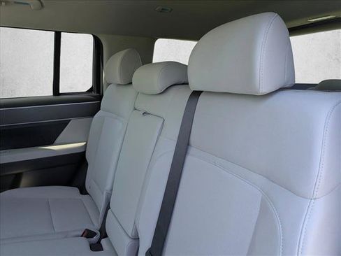 New 2026 Hyundai Santa Fe SE FWD image 18
