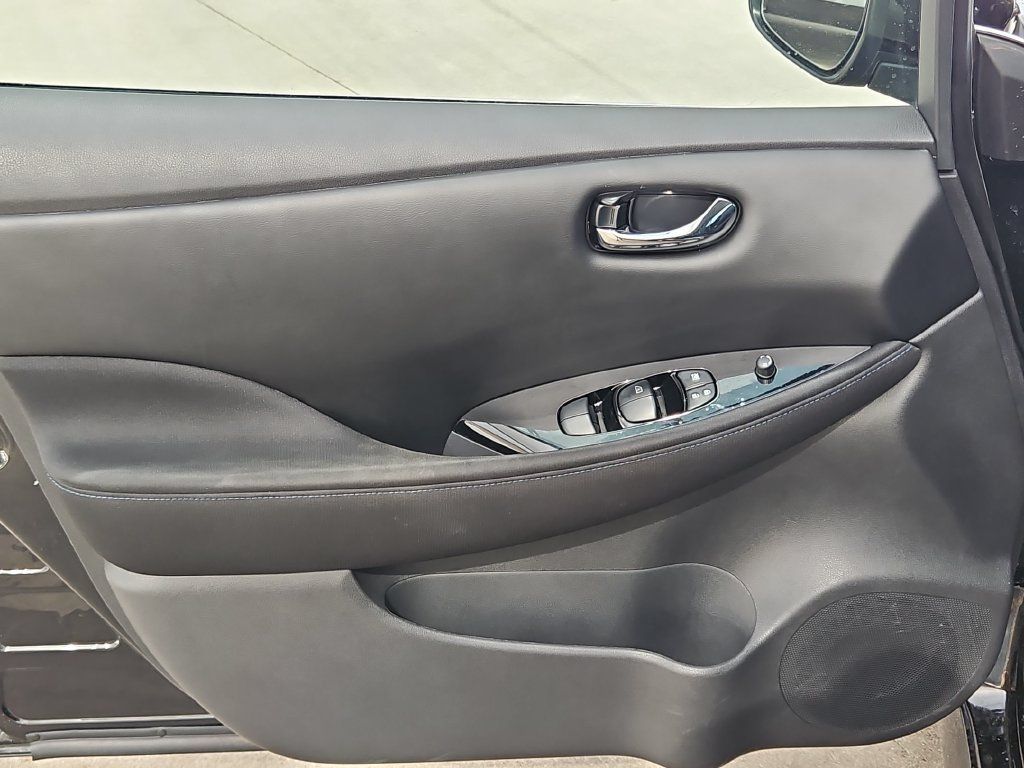 Certified 2023 Nissan Leaf SV Plus FWD image 17