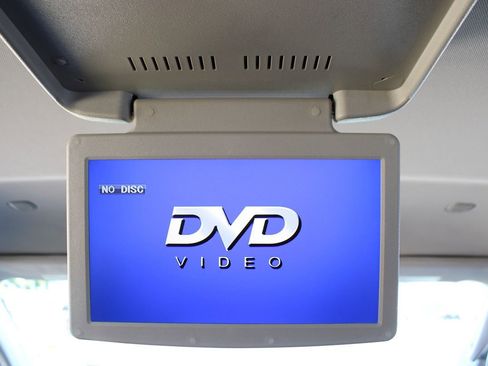 Used 2017 Chrysler Pacifica Premium image 44