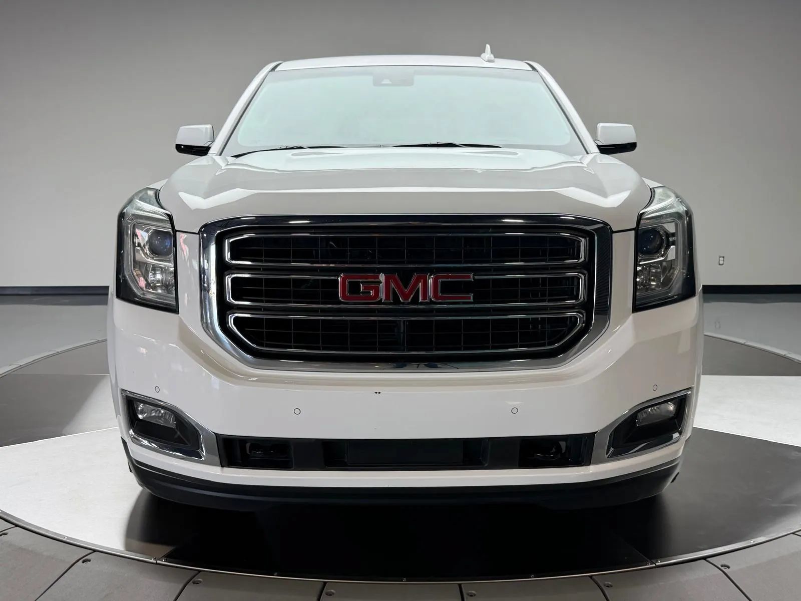 Used 2017 GMC Yukon SLT RWD image 3