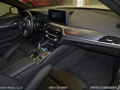 Used 2023 BMW 530e w/ M Sport Package RWD image 17