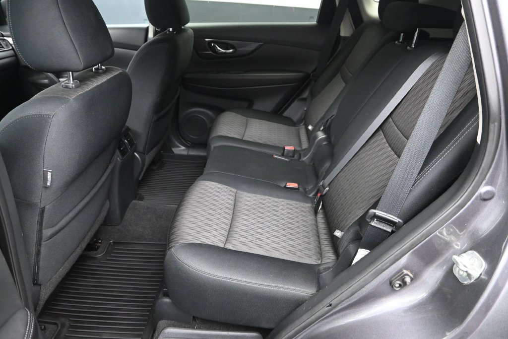 Used 2017 Nissan Rogue SV w/ Midnight Edition AWD/4WD image 27