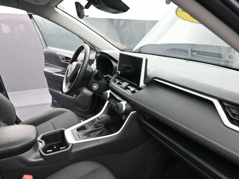 Used 2025 Toyota RAV4 LE image 19