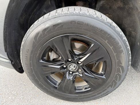 Used 2020 Toyota RAV4 XLE w/ Convenience Package image 8