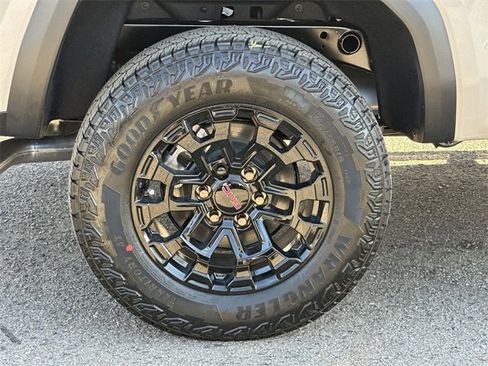 New 2026 GMC Canyon Elevation w/ LPO, Black Badging Package image 27