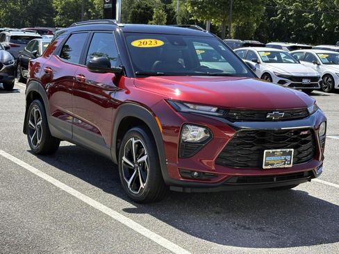Used 2023 Chevrolet TrailBlazer RS w/ Sun and Liftgate Package AWD/4WD image 5