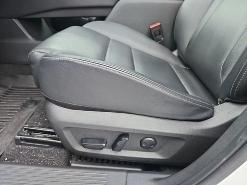 Used 2023 Nissan Rogue SL w/ SL Premium Package FWD image 17