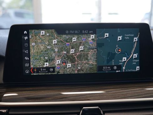 Used 2018 BMW 530i xDrive AWD/4WD image 8