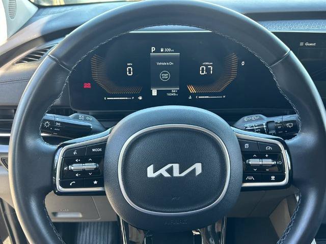 Used 2026 Kia Carnival FWD image 7