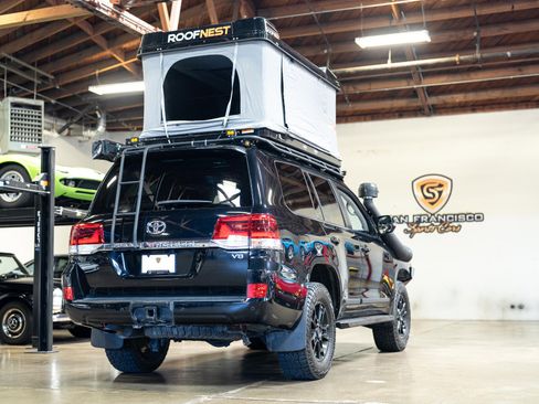 Used 2019 Toyota Land Cruiser image 15