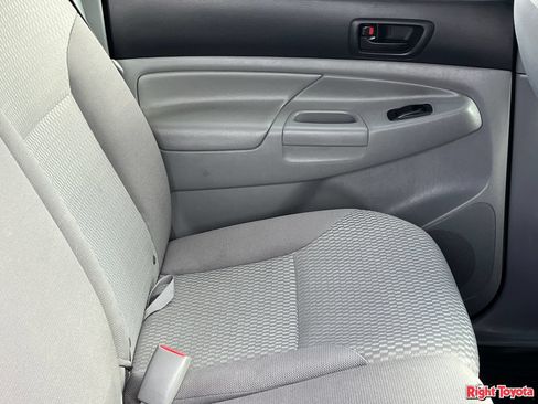 Used 2015 Toyota Tacoma PreRunner w/ Convenience Package RWD image 14