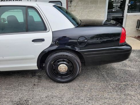 Used 2008 Ford Crown Victoria Police Interceptor RWD image 15
