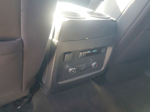 Used 2017 Ford Expedition XLT image 11