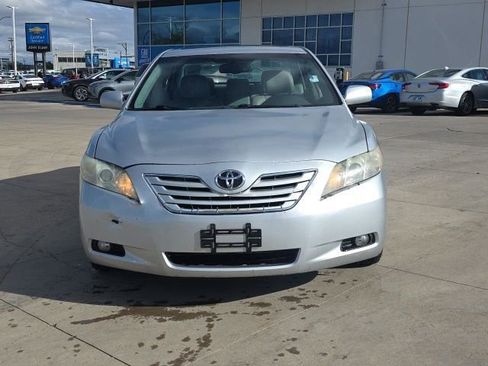 Used 2009 Toyota Camry XLE image 2