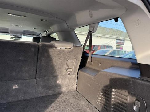 Used 2019 Chevrolet Suburban LT image 27