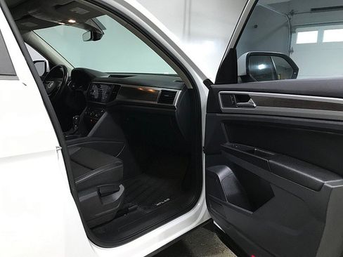 Used 2019 Volkswagen Atlas SE FWD image 12