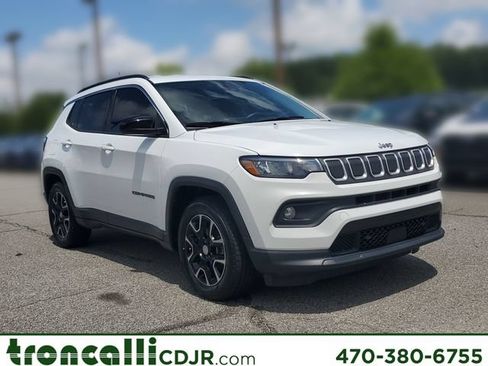 Used 2022 Jeep Compass Latitude FWD image 1