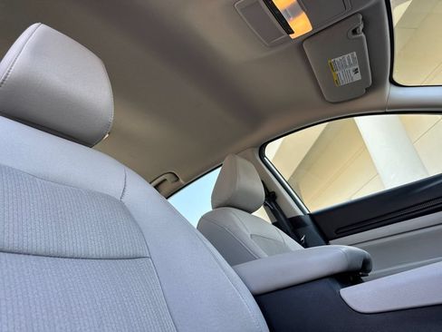 Used 2025 Nissan Altima 2.5 SV FWD image 15