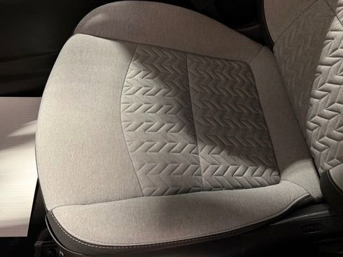 Used 2022 Chevrolet Equinox LS w/ LS Convenience Package image 15