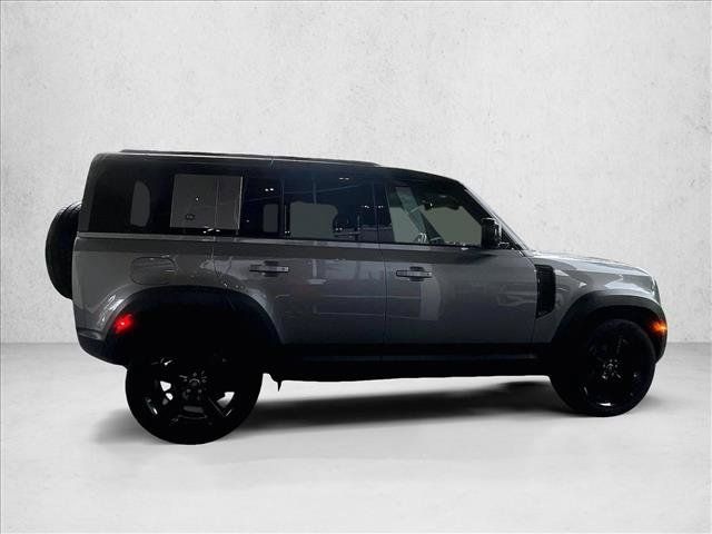 Used 2020 Land Rover Defender 110 SE AWD/4WD image 5