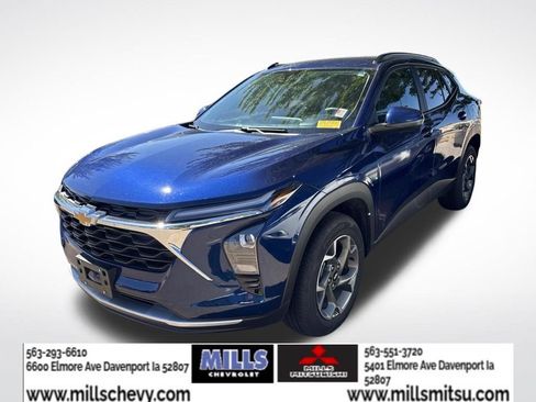 Used 2024 Chevrolet Trax LT w/ LT Convenience Package FWD image 1