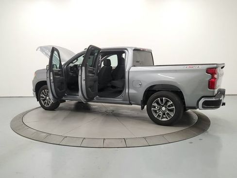 Used 2025 Chevrolet Silverado 1500 LT AWD/4WD image 14