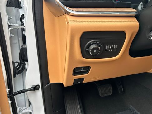 New 2025 Jeep Grand Cherokee L Summit image 13