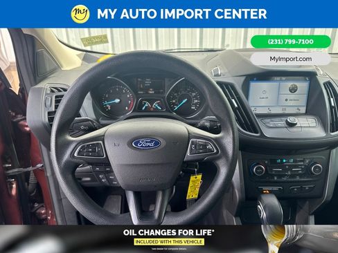 Used 2018 Ford Escape SE w/ SE Sync 3 Package AWD/4WD image 14